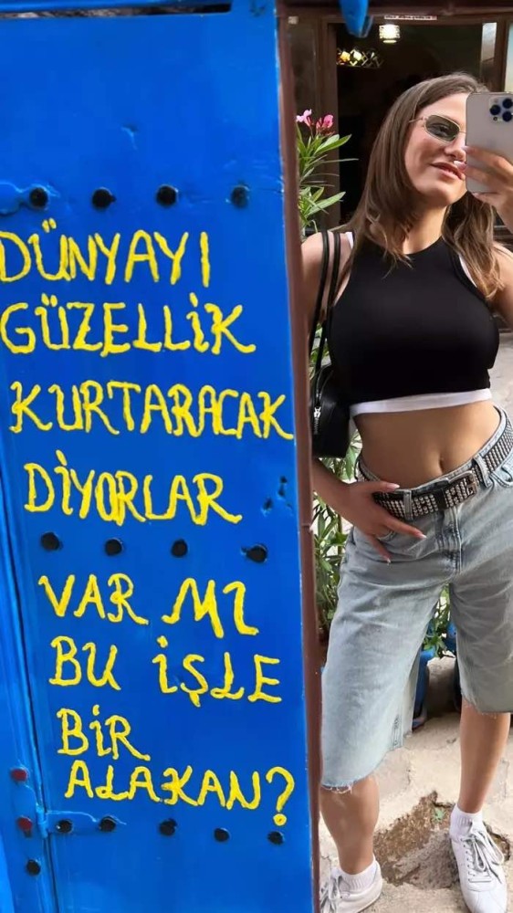 serenay sarikaya nin ayna pozu begeni topladi